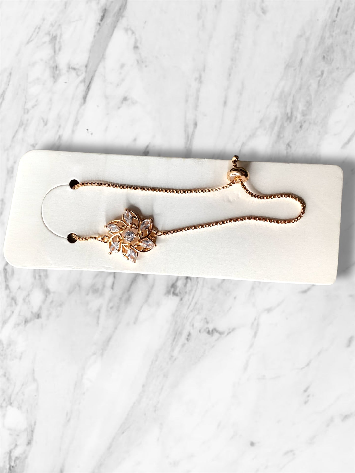 White Flower Adjustable bracelet